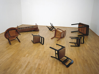 Umgekippte Möbel 1971, MMK Museum für Moderne Kunst Frankfurt am Main, Acquired with funding from the Donation Margarethe and Gustav Kober, Frankfurt am Main, prior to that on permanent loan at the MMK
Photo: Axel Schneider, Frankfurt am Main © Reiner Ruthenbeck/ DACS 2014