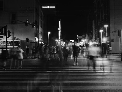 Hacer cambios es tan sencillo como decidir cuál canal sintonizar; por ejemplo, en la televisión