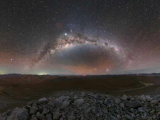La Via Lattea vista dal Cerro Armazones, montagna del Cile 