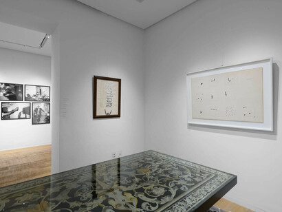 Alighiero Boetti, Cabinet de curiosités, vista della mostra. Per gentile concessione di Tornabuoni Arte