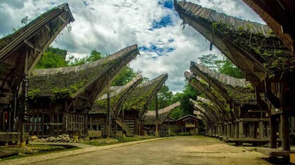 Le costruzioni a forma di grande barca di Tana Toraja