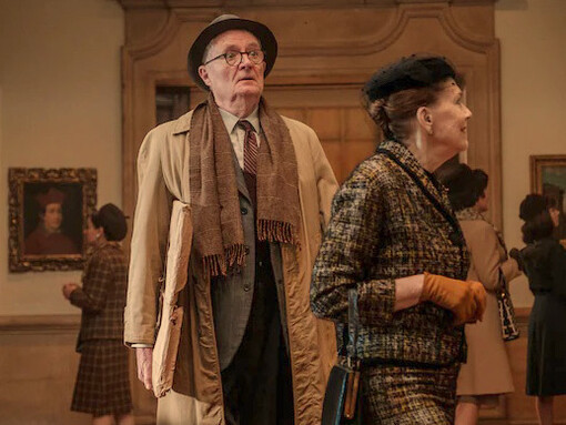 Jim Broadbent in una scena del film "The Duke"