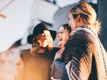 L'optimisme. L’optimisme fait du bien au corps et à l’esprit, favorise les bonnes relations avec les autres, a un impact bénéfique sur notre santé, et il booste aussi nos défenses immunitaires et notre goût de vivre