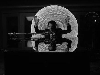 Nick Cave in una scena del film