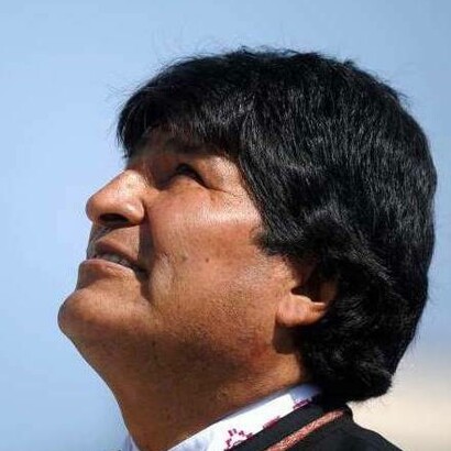 Evo Morales: después de cometer errores de principiante (o de alguien que lleva demasiados años en el poder), el indio que consiguió la mayor prosperidad para los desheredados de su país, fue apartado del poder por un movimiento con connotaciones fundamentalistas y, hay que decirlo, racistas
