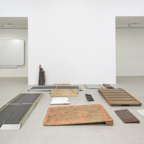 Park McArthur, Contact M, ausstellungsansicht. Mit freundlicher genehmigung des Mumok