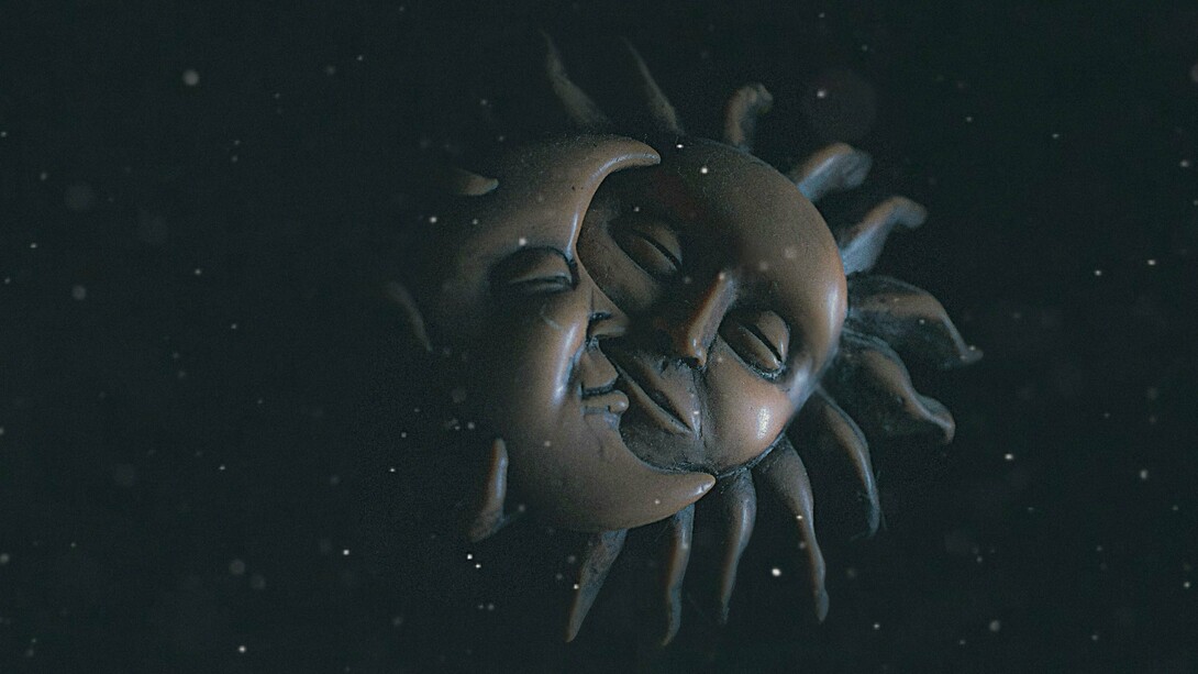 Credete che il Sole sia soltanto una stella e che la Luna sia unicamente il satellite della Terra? Ebbene, sono molto di più di questo