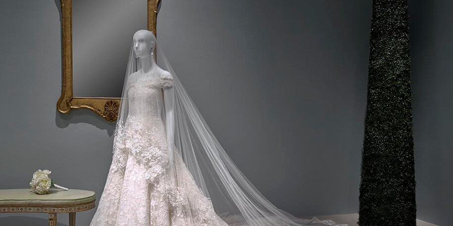 The Glamour and Romance of Oscar de la Renta. Courtesy of The Museum of Fine Arts