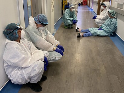 Nurses at the Intensive Care Unit