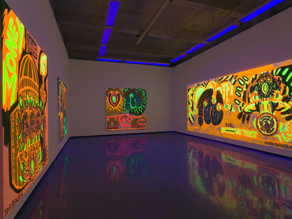 Money Shot, Exhibition view. Courtesy of Paul Kasmin Gallery