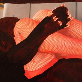 Beverly Semmes, Fishnets (detail), 2014, Encre sur page de magazine, 24,4 x 20 cm (9 5/8 x 7 7/8 in.), Courtesy of Beverly Semmes & Susan Inglett Gallery © Chris Kendall