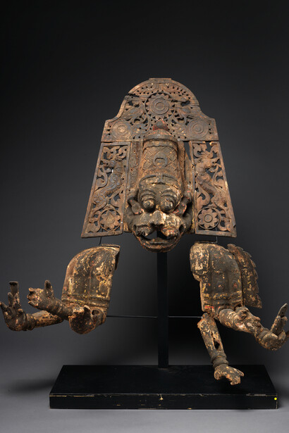 Narasimha South India (Tamil Nadu), ca. 1700–1750 Wood with cloth and polychrome H. (with stand) 47 1/2 in. (120.7 cm); W. 40 in. (101.6 cm ); D. 20 in. (50.8 cm) Purchase, The Vincent Astor Foundation and Miriam and Ira D. Wallach Foundation Gifts, 2015
Photo: Courtesy of The Metropolitan Museum of Art