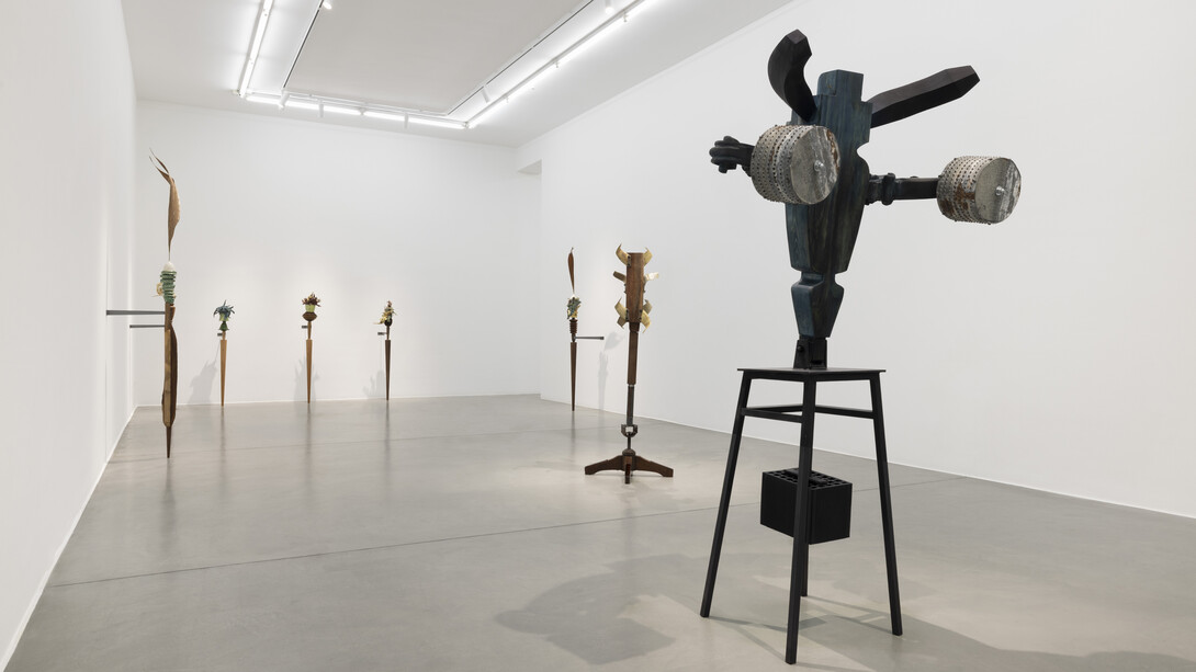 Francesco Simeti, Tutti giù per terra, veduta della mostra. Cortesia di Francesca Minini