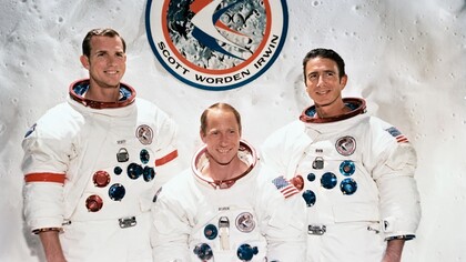 Equipaggio Apollo 15. Da sinistra: il Comandante David Scott, il pilota del Modulo di
Comando Alfred Worden e il Pilota del Modulo Lunare James Irwin
