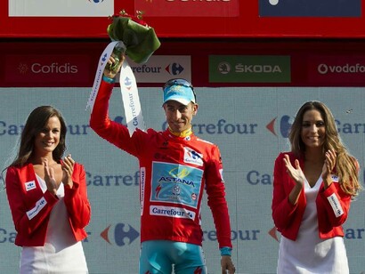 Premiazione Aru leader della generale