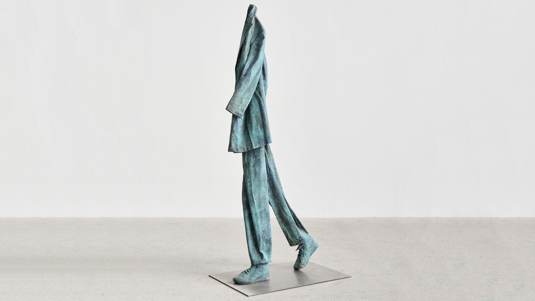 Erwin Wurm, Walking (substitutes), 2024. Courtesy of Baldwin Gallery