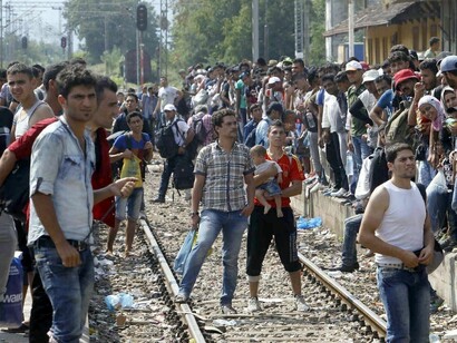 Los inmigrantes sirios tratan de abrirse camino hacia los países de Europa central