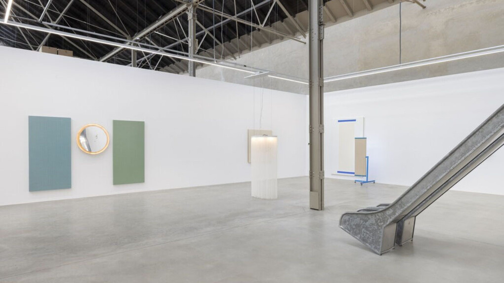 John Armleder, Furniture sculptures, exhibition view. Courtesy of Galerie Mehdi Chouakri