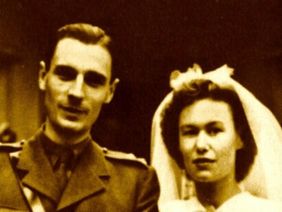 Penélope Fitzgerald y su marido el día de la boda