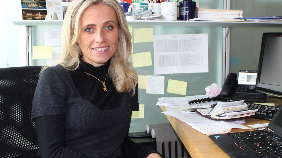 La Prof. Paola Profeta nel suo ufficio