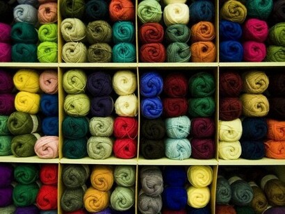 Many balls of lopapeysa in many colours