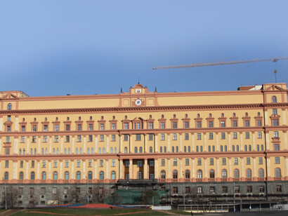 El edificio conocido como Lubianka, fue construido en 1898 en Moscú. Hasta 1917 fue la sede de una compañía de seguros que el Gobierno revolucionario convirtió en sede de la Cheka, policía del nuevo régimen, y en una nueva cárcel
