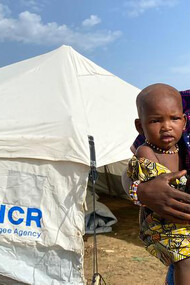 UNHCR, Behrooz Taleb Refugees from the Central African Republic and South Sudan receive emergency shelters in El Radoum camp in South Darfur, Sudan