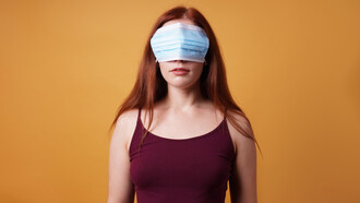 Negacionismo: Actitud que consiste en la negación de determinadas realidades y hechos históricos