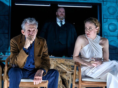 Das dinner. Mit freundlicher genehmigung des Deutschen Theaters