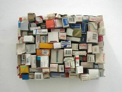 Paulo Bruscky, It is a drug, 1971/2004, Assemblage, 45,5 x 33 x 18 cm