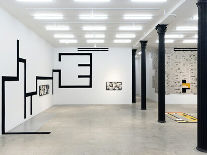 Tom Burr & Andrea Zittel, Exhibition view. Courtesy of Bortolami