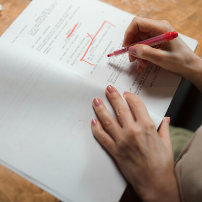 Solo con laboriosidad de orfebre se logra hacer avanzar el conocimiento para que otros continúen la tarea  

