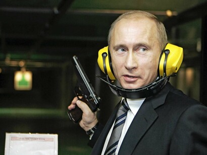 Vladimir Putin en una galería de tiro