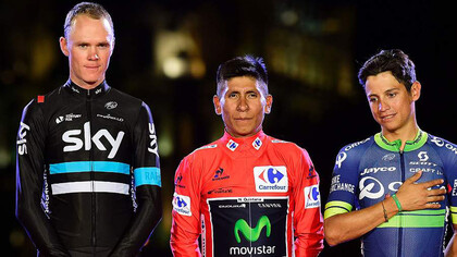Nairo Quintana y Esteban Chaves con Froome en el pódium de la Vuelta a España 2016