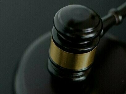 Il diritto sorge dalla guerra fra differenti relazioni che più soggetti hanno con sè stessi e con la propria percezione del proprio mondo