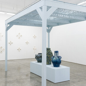 LaRissa Rogers, Dust of the streets, exhibition view. Courtesy of Night Gallery, Los Angeles. Photography by Ed Mumford