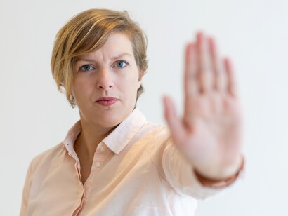 Non tollerare la violenza è responsabilità di tutti, non solo delle vittime. Per sottolineare il ruolo che ognuno ha nel combattere la violenza