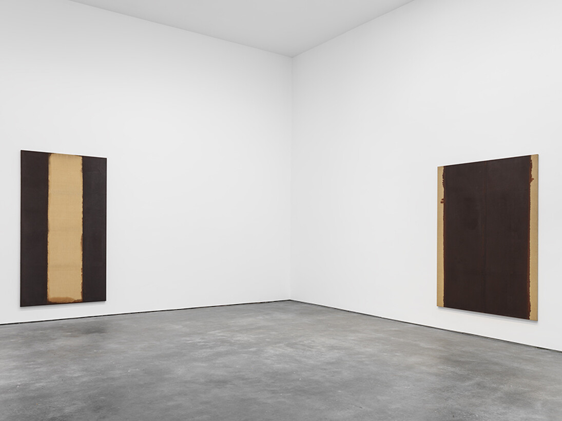 Yun Hyong-keun, Exhibition view. Courtesy of David Zwirner