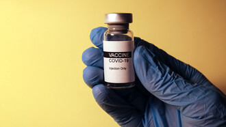 Le "nationalisme vaccinal" est un bon alibi derrière lequel agissent les oligarchies mondiales