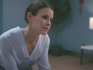 In Smile (2022), Dr. Rose Cotter’s life unravels after a patient’s shocking suicide, as she becomes plagued by horrific visions tied to her buried trauma