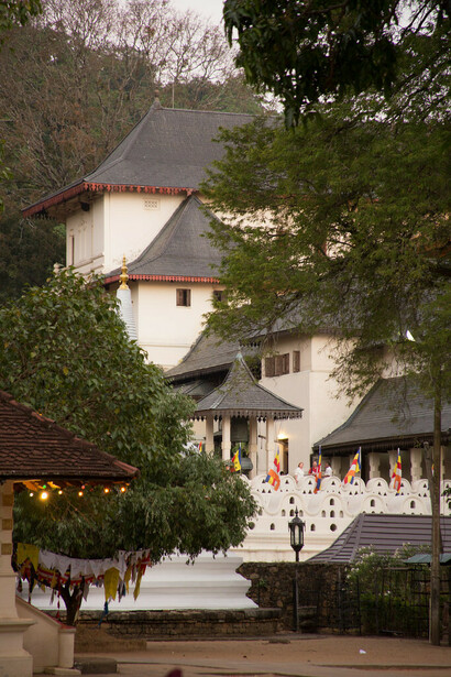 Temple of the Tooth Relic, Kandy, Sri Lanka © Torsten-Klimmer