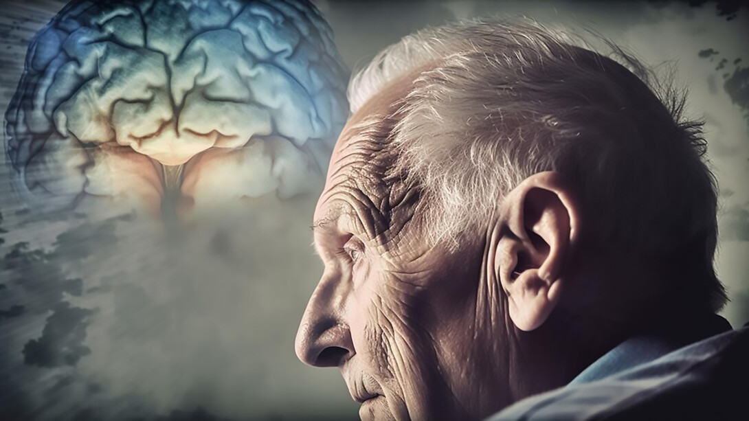 Optimize cognitive function and combat aging with insights into brain health, accompanied by an image juxtaposing cognitive function with the aging process