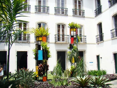 Paço Imperial em 2015, Rio de Janeiro, Brasil. Desde a década de 1980, o edifício foi restaurado e transformado em um espaço dedicado à arte, cultura e memória



