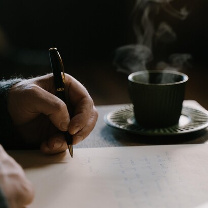 Literatura engajada é uma expressão cunhada por Jean-Paul Sartre no final da década de 1940 para designar uma forma de expressão literária em que o autor, por meio de sua obra, manifesta engajamento em problemas sociais