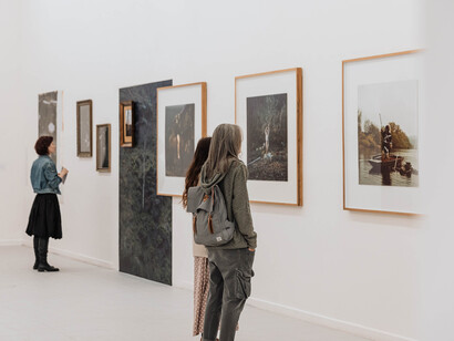 Bet Orten, Your blood/My roses, exhibition view. Courtesy of the Chemistry Gallery