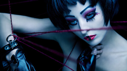 Manipulations. Plus les facteurs manipulateurs, famille, club, église, État, sont grands, plus la renonciation à soi-même, à ses propres possibilités relationnelles est profonde