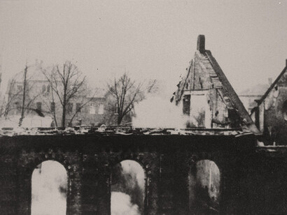 Más de 1,000 sinagogas fueron quemadas y más de 7,000 tiendas de propiedad de judíos fueron destruidas o seriamente dañadas