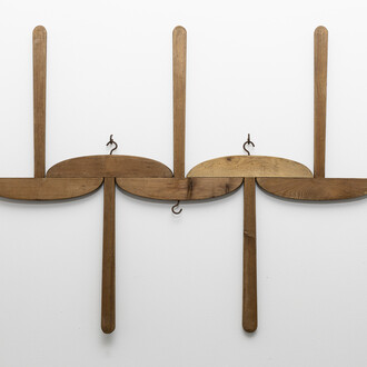 Arturo Comas, Untitled (hanger), 2026. Courtesy of Galeria Nave © Arturo Comas