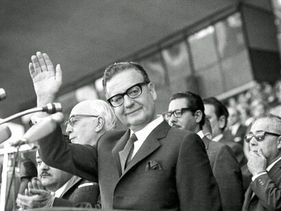 Salvador Allende se dirige al pueblo chileno