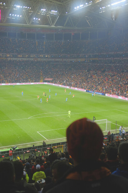 Aunque la expansión fomenta la inclusión, existe el riesgo de que la calidad general de los torneos disminuya debido a la participación de equipos menos competitivos